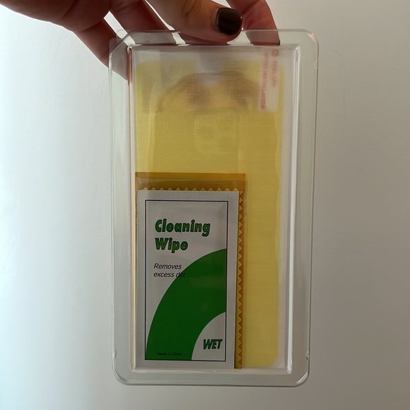 OtterBox Alpha Glass Screen Protector - Picture 3 of 4